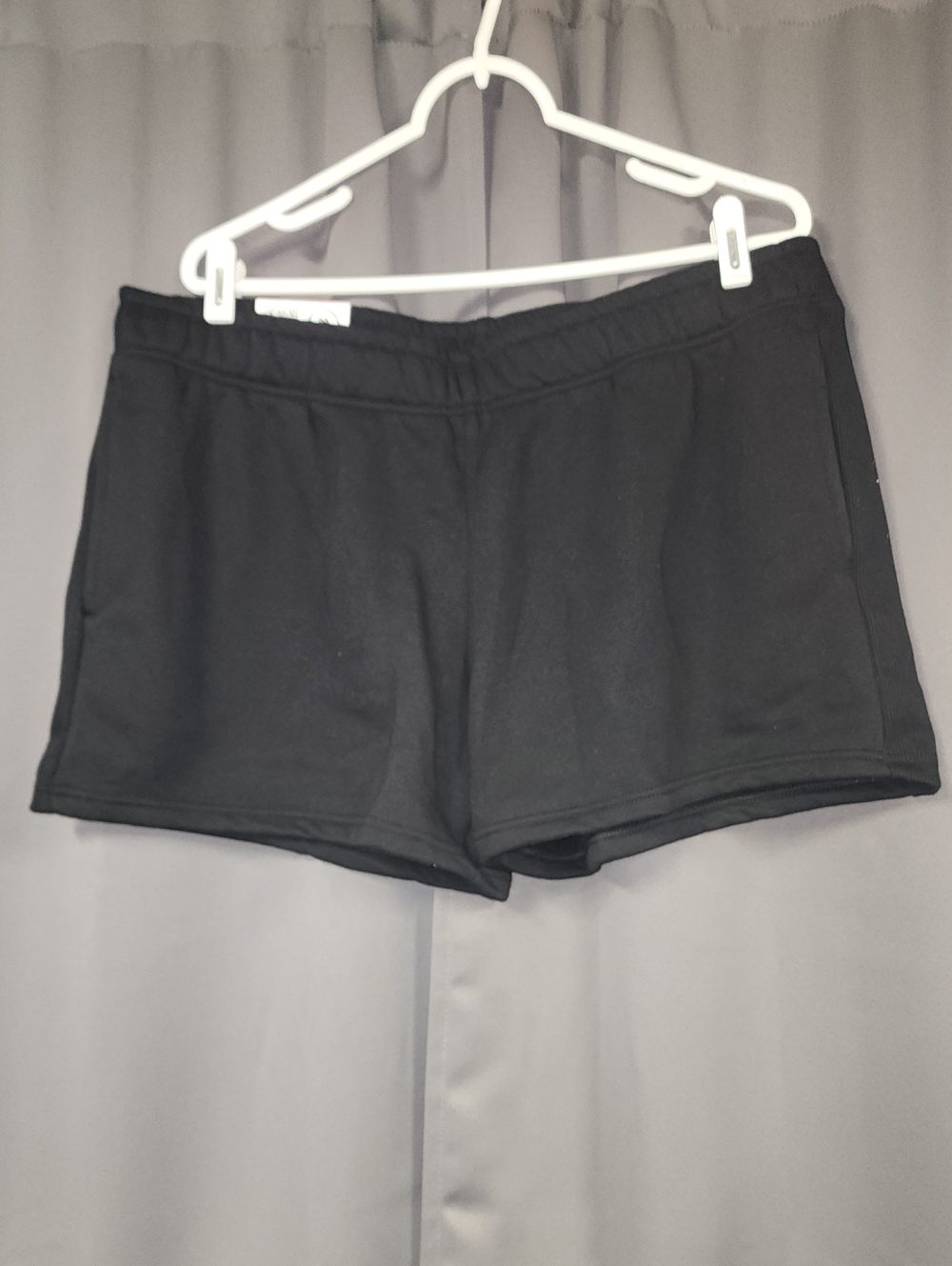 XL Women's Black Athletic Knit Shorts with Elastic Waistband